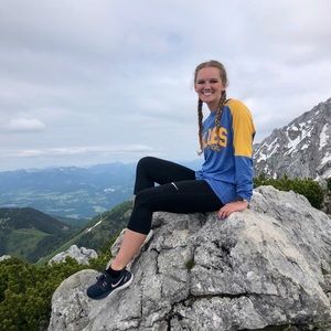 Meet your Posher, Abby